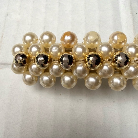 Vintage Faux Pearl Cream & Gold Tone Hair Barrette Spring Snap Clip French Style - Picture 2 of 7
